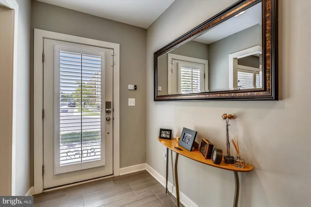8052 RED HOOK Rockville, MD 20855