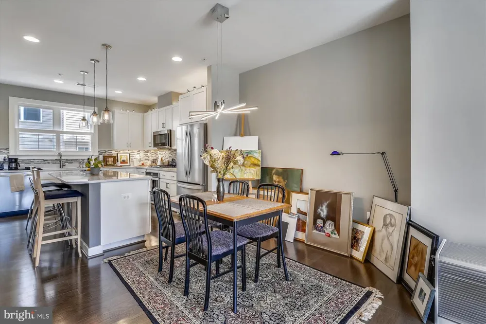 8052 RED HOOK Rockville, MD 20855