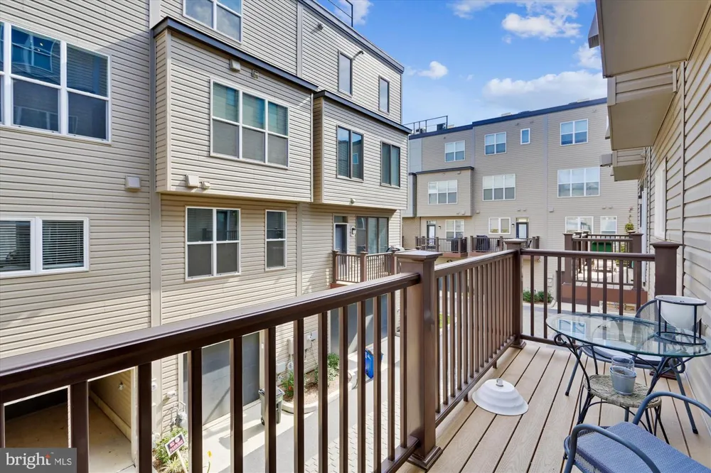 8052 RED HOOK Rockville, MD 20855