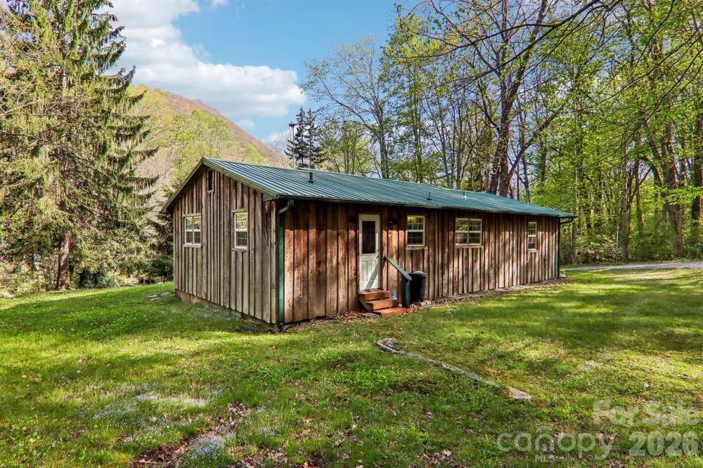 28 Mull Cove Road Maggie Valley, NC 28751
