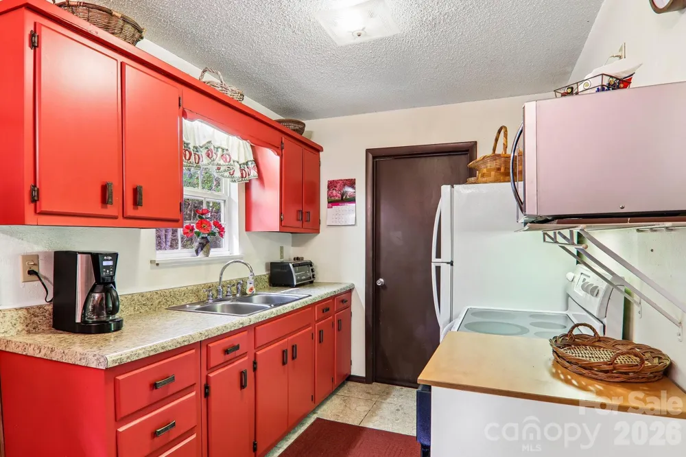 28 Mull Cove Road Maggie Valley, NC 28751