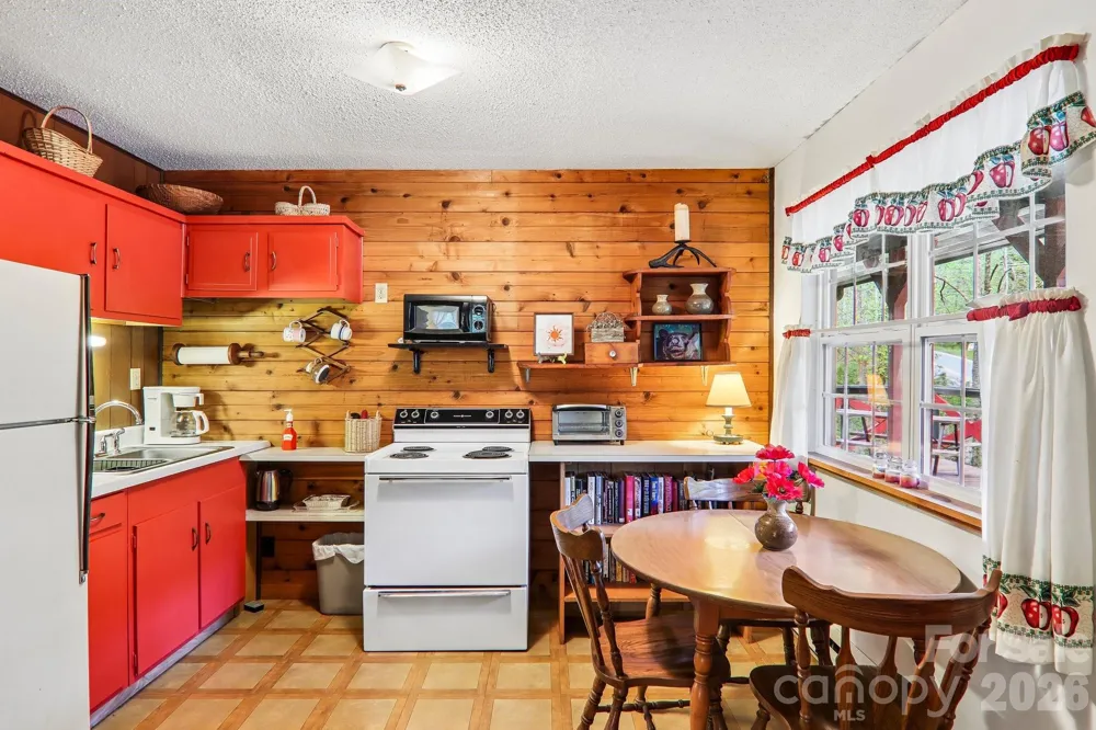 28 Mull Cove Road Maggie Valley, NC 28751