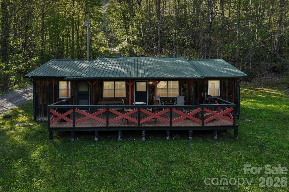 28 Mull Cove Road Maggie Valley, NC 28751