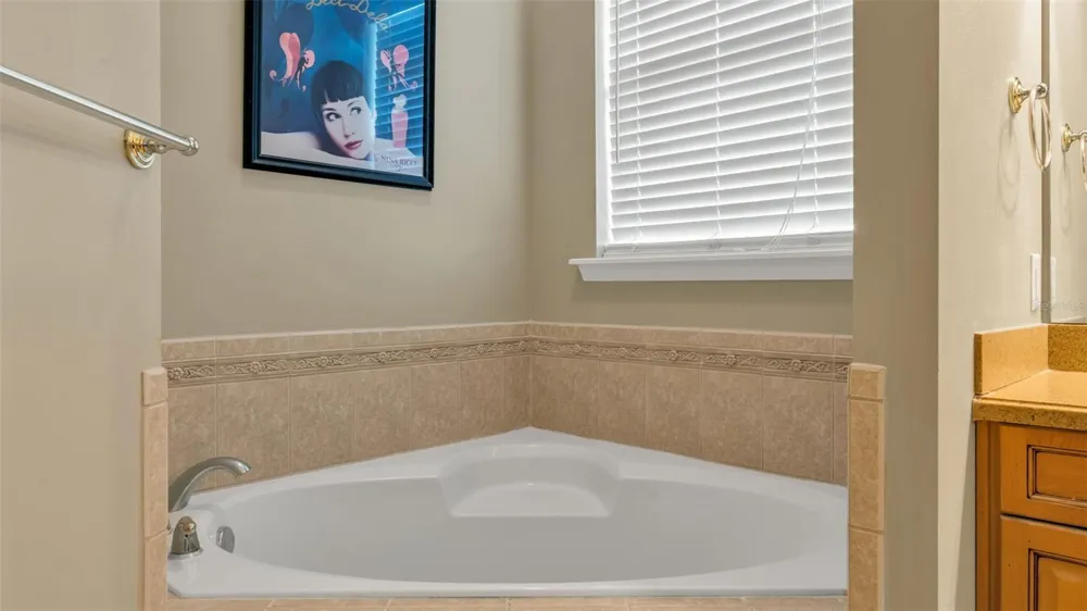 3940 SUNNYWOOD CIRCLE Lakeland, FL 33812