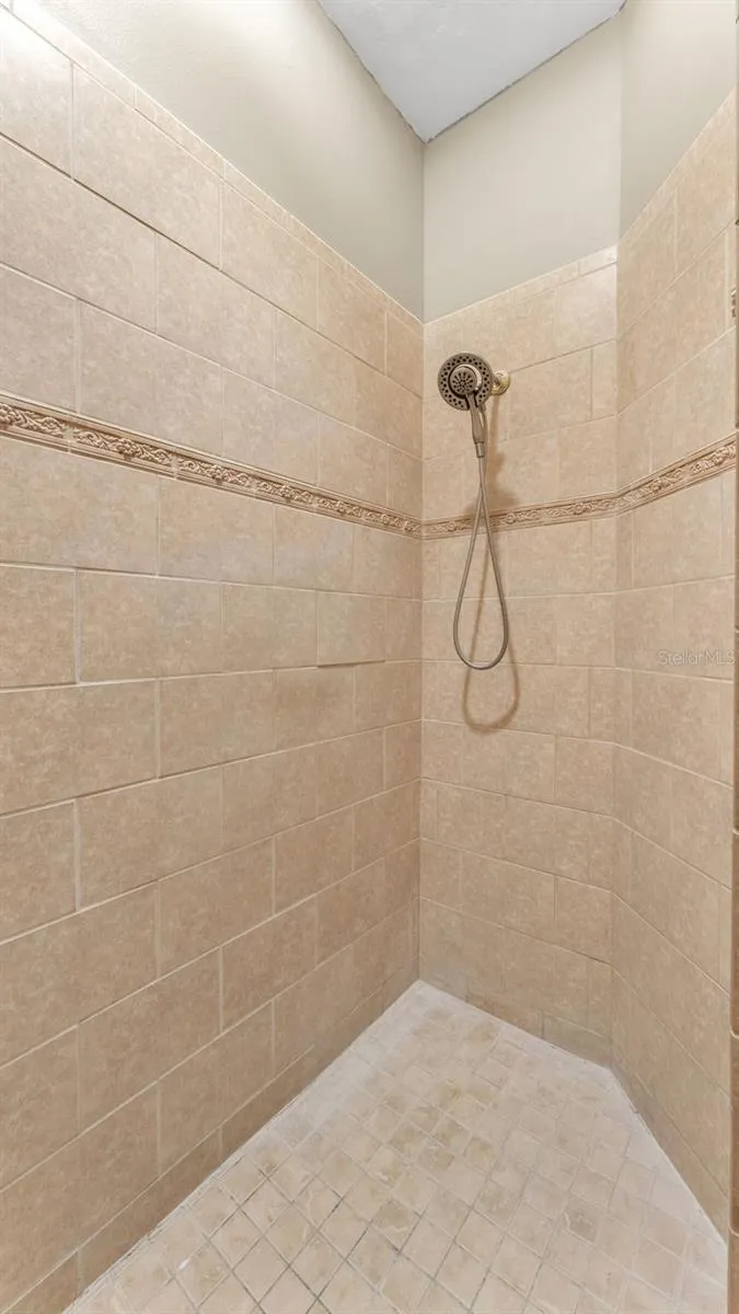3940 SUNNYWOOD CIRCLE Lakeland, FL 33812