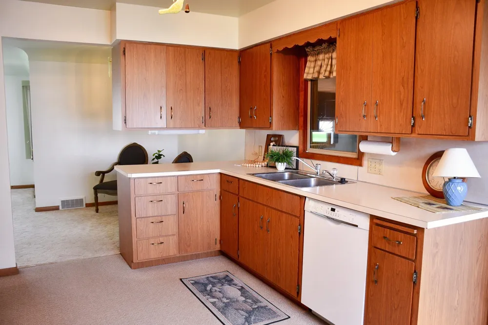 1532 S Shore Drive Worthington, MN 56187