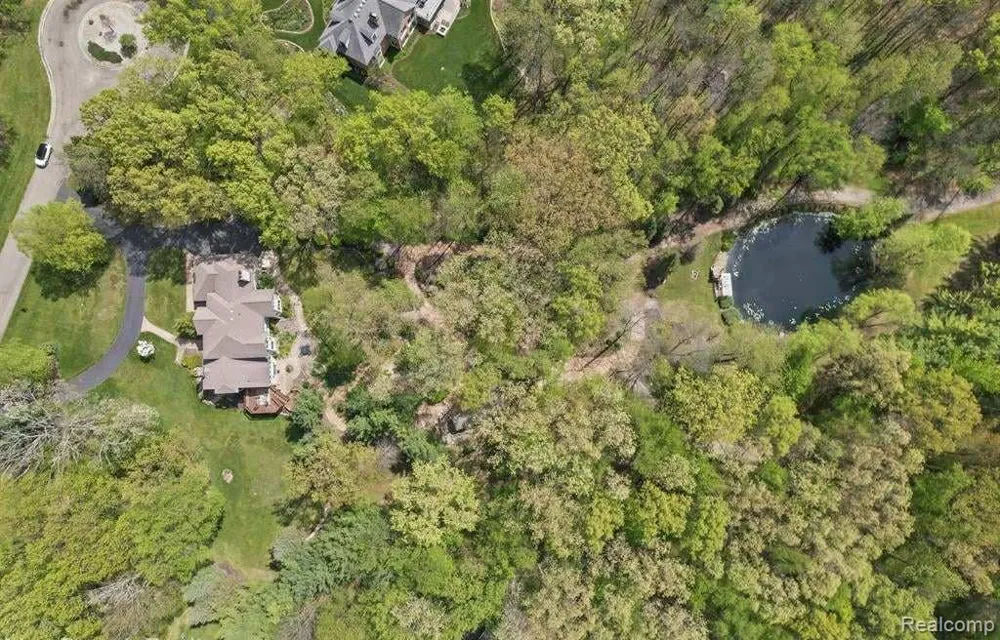 561 Valley Drive Milford Charter Township, MI 48381