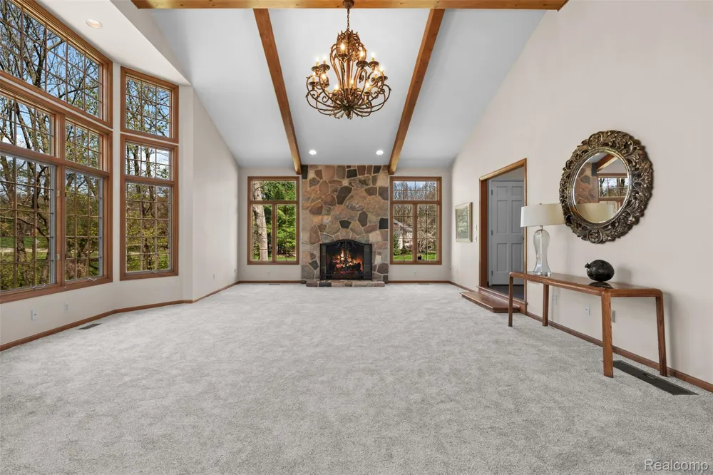561 Valley Drive Milford Charter Township, MI 48381