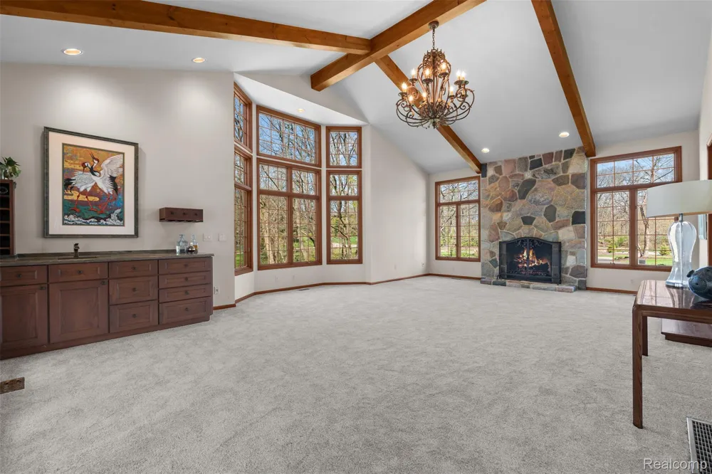 561 Valley Drive Milford Charter Township, MI 48381