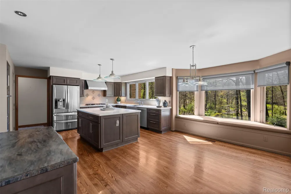 561 Valley Drive Milford Charter Township, MI 48381