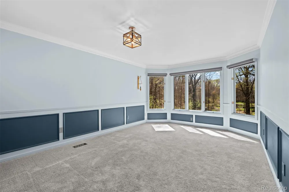 561 Valley Drive Milford Charter Township, MI 48381