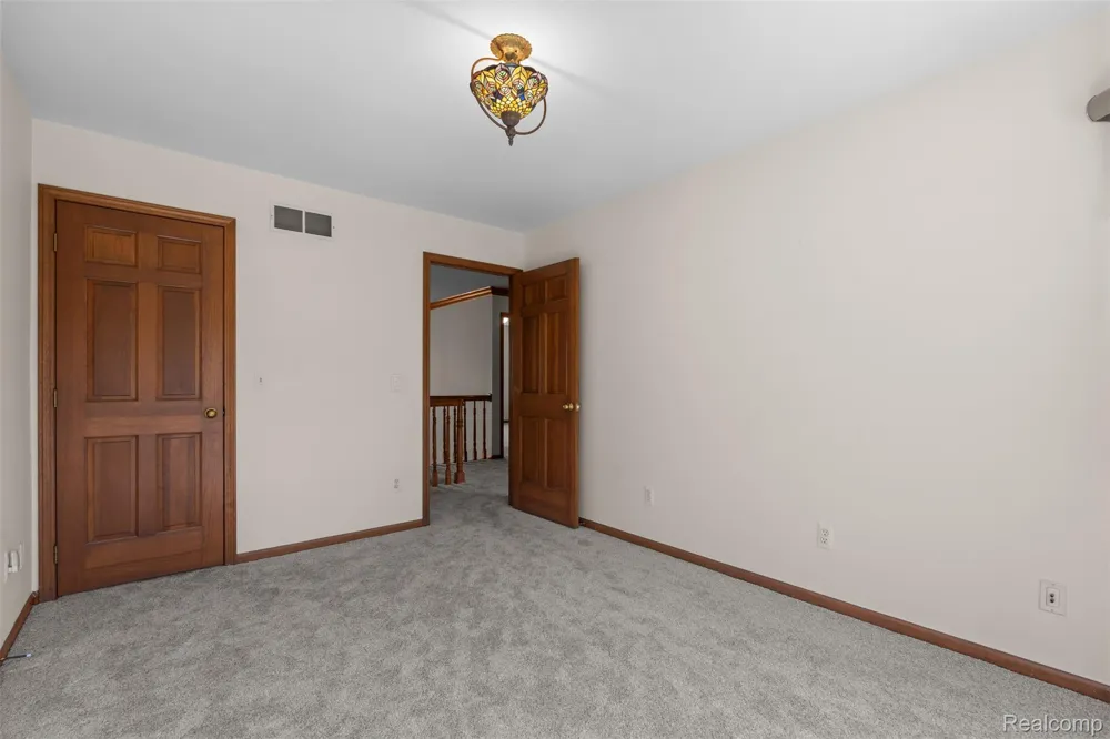 561 Valley Drive Milford Charter Township, MI 48381