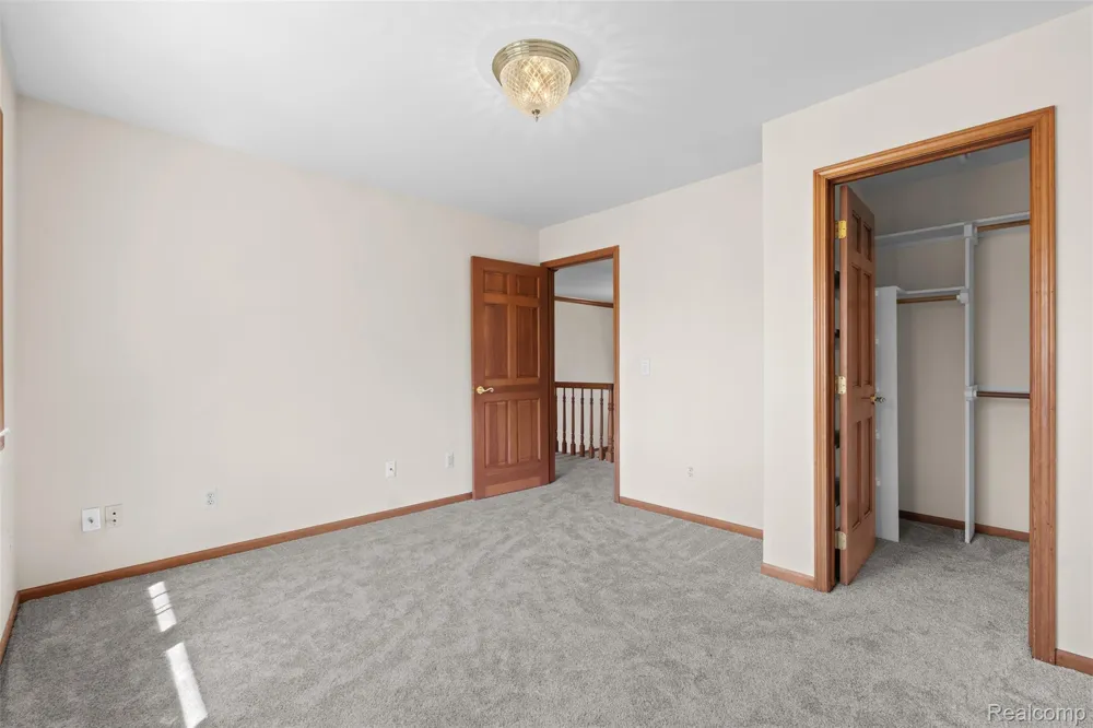 561 Valley Drive Milford Charter Township, MI 48381