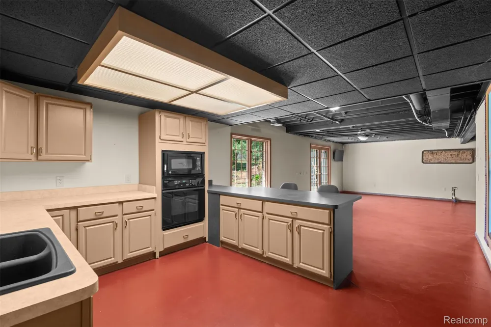 561 Valley Drive Milford Charter Township, MI 48381