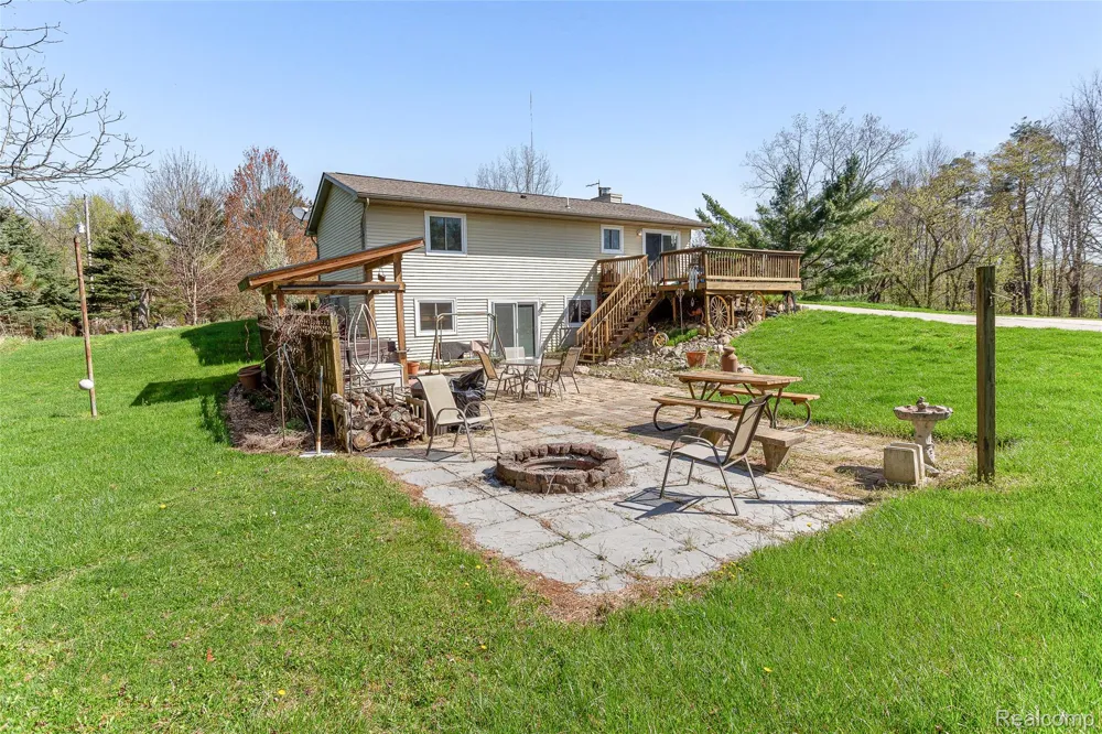 961 Jolly Road Alaiedon Township, MI 48864