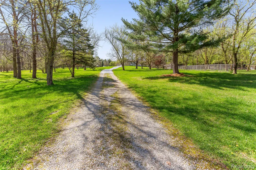 961 Jolly Road Alaiedon Township, MI 48864