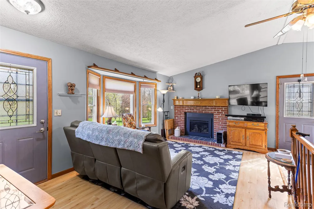 961 Jolly Road Alaiedon Township, MI 48864