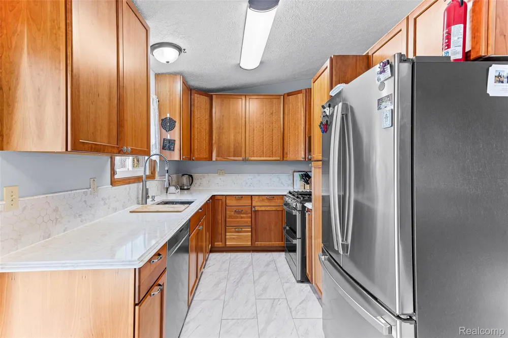 961 Jolly Road Alaiedon Township, MI 48864