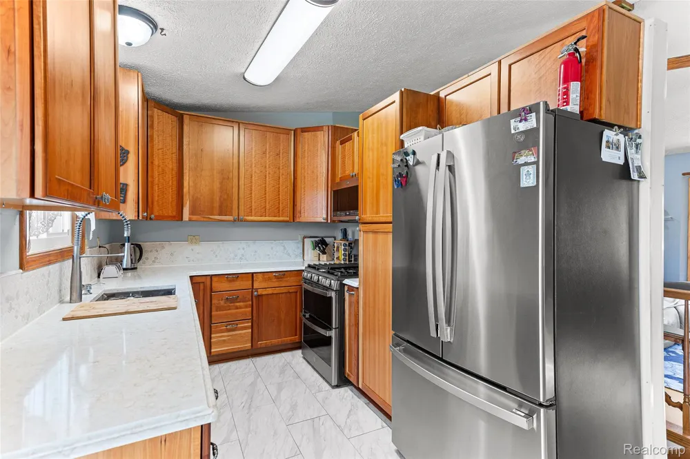 961 Jolly Road Alaiedon Township, MI 48864