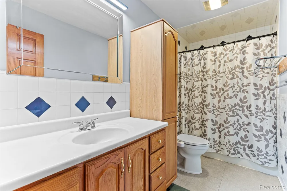 961 Jolly Road Alaiedon Township, MI 48864