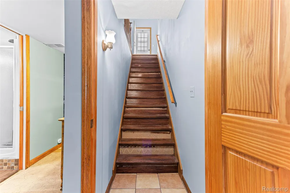 961 Jolly Road Alaiedon Township, MI 48864