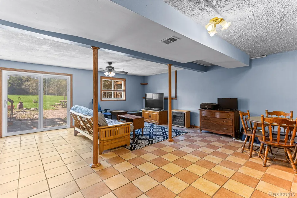 961 Jolly Road Alaiedon Township, MI 48864