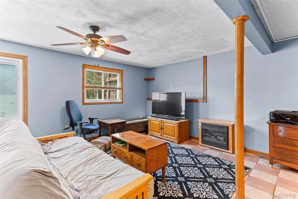 961 Jolly Road Alaiedon Township, MI 48864