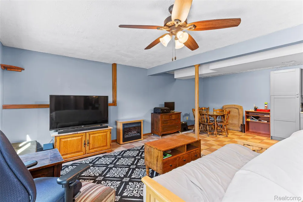 961 Jolly Road Alaiedon Township, MI 48864
