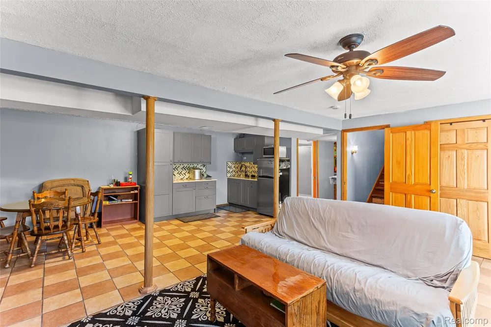 961 Jolly Road Alaiedon Township, MI 48864