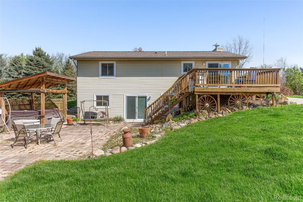 961 Jolly Road Alaiedon Township, MI 48864