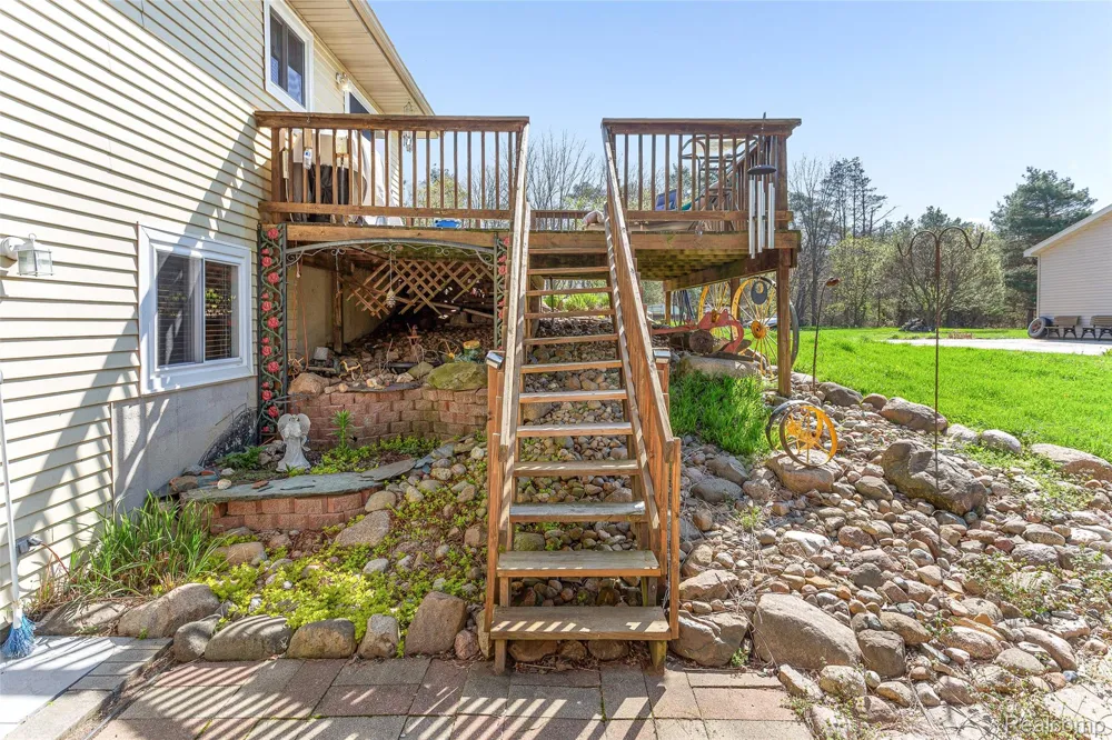 961 Jolly Road Alaiedon Township, MI 48864