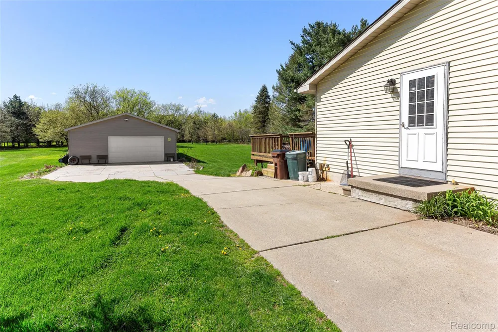 961 Jolly Road Alaiedon Township, MI 48864