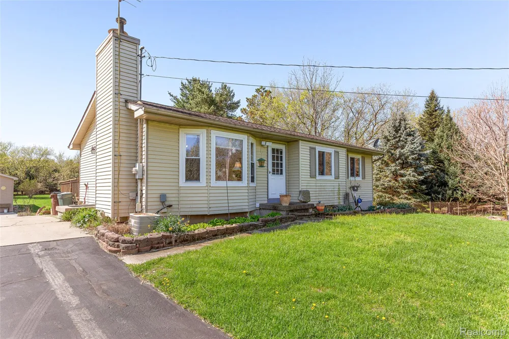 961 Jolly Road Alaiedon Township, MI 48864
