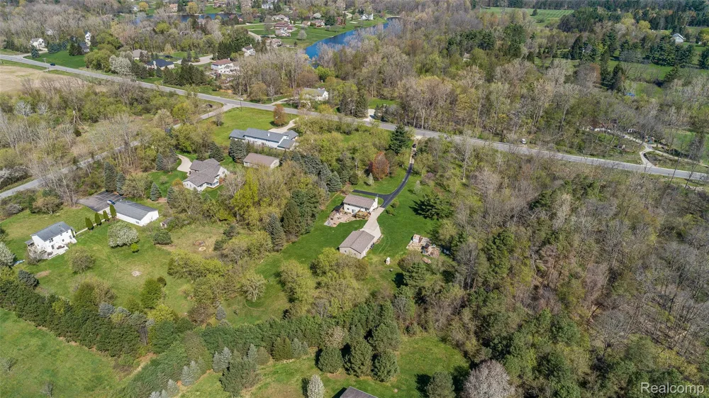 961 Jolly Road Alaiedon Township, MI 48864