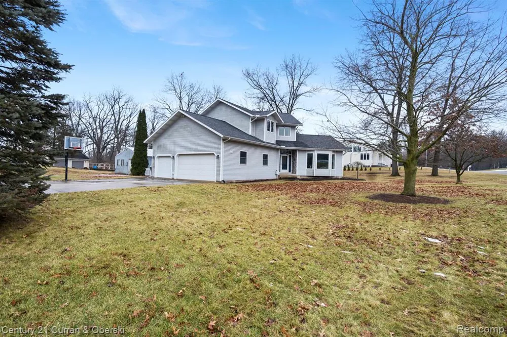 7151 Bayview Road Napoleon Township, MI 49201