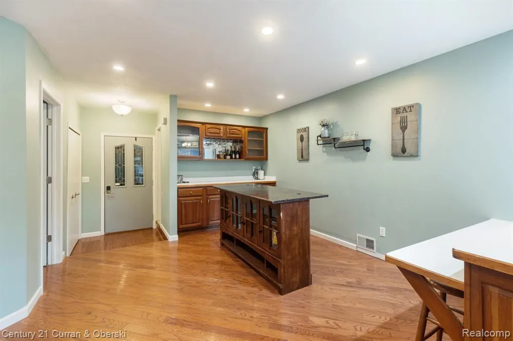 7151 Bayview Road Napoleon Township, MI 49201