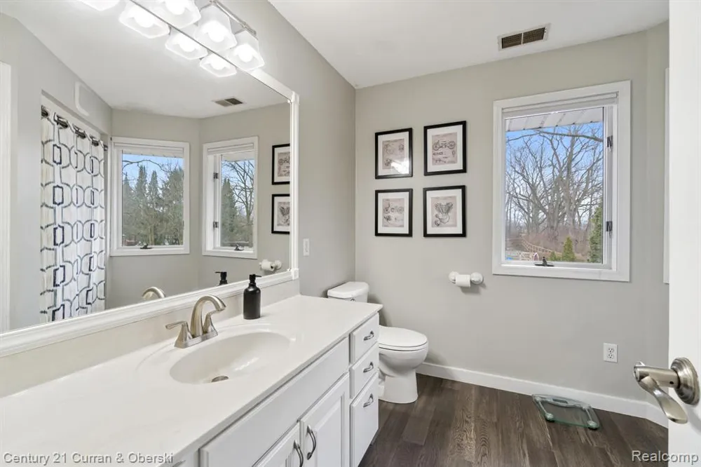7151 Bayview Road Napoleon Township, MI 49201