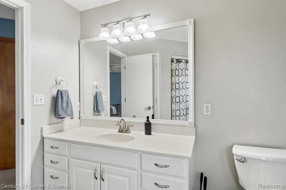 7151 Bayview Road Napoleon Township, MI 49201