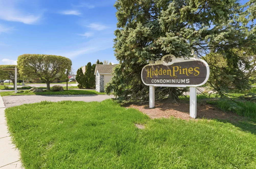 30813 Hidden Pines Lane Roseville City, MI 48066