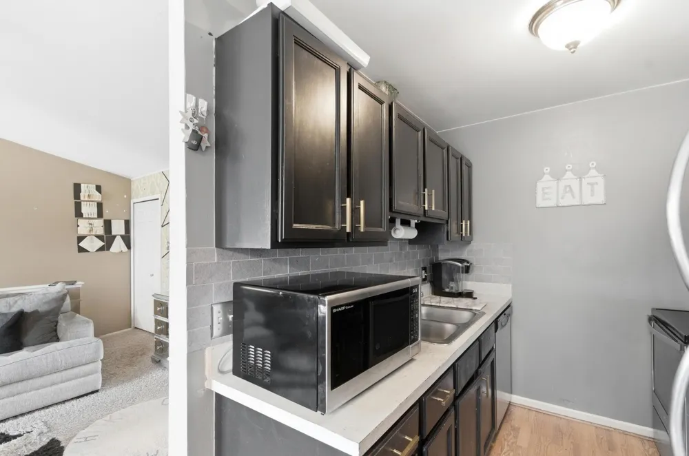 30813 Hidden Pines Lane Roseville City, MI 48066