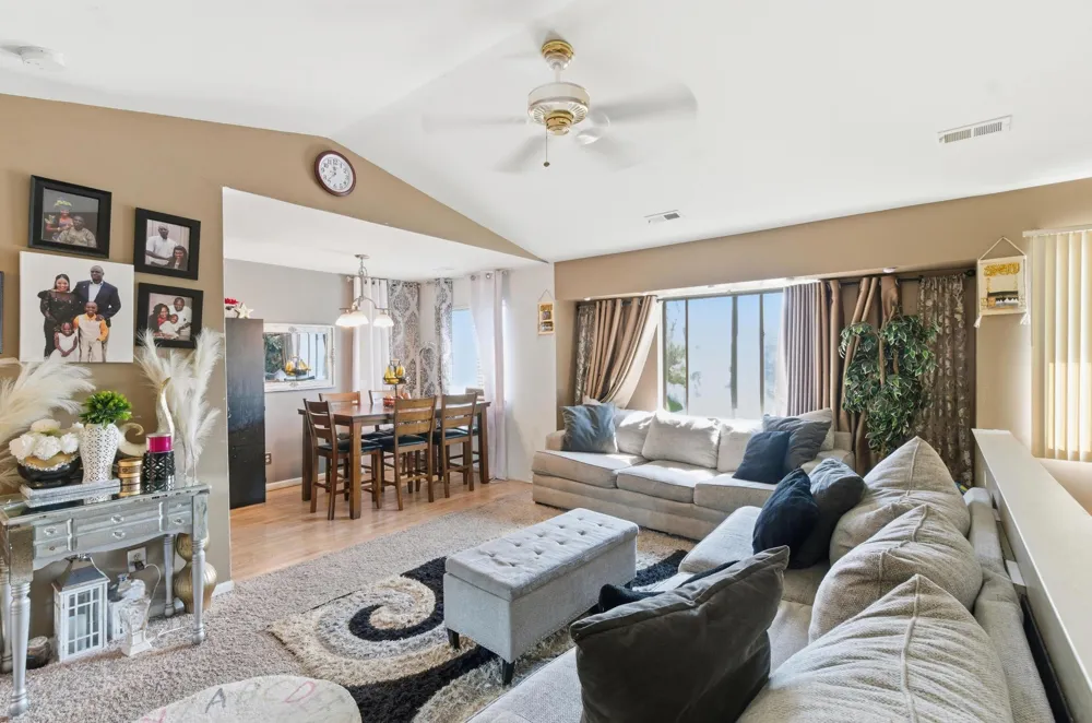 30813 Hidden Pines Lane Roseville City, MI 48066