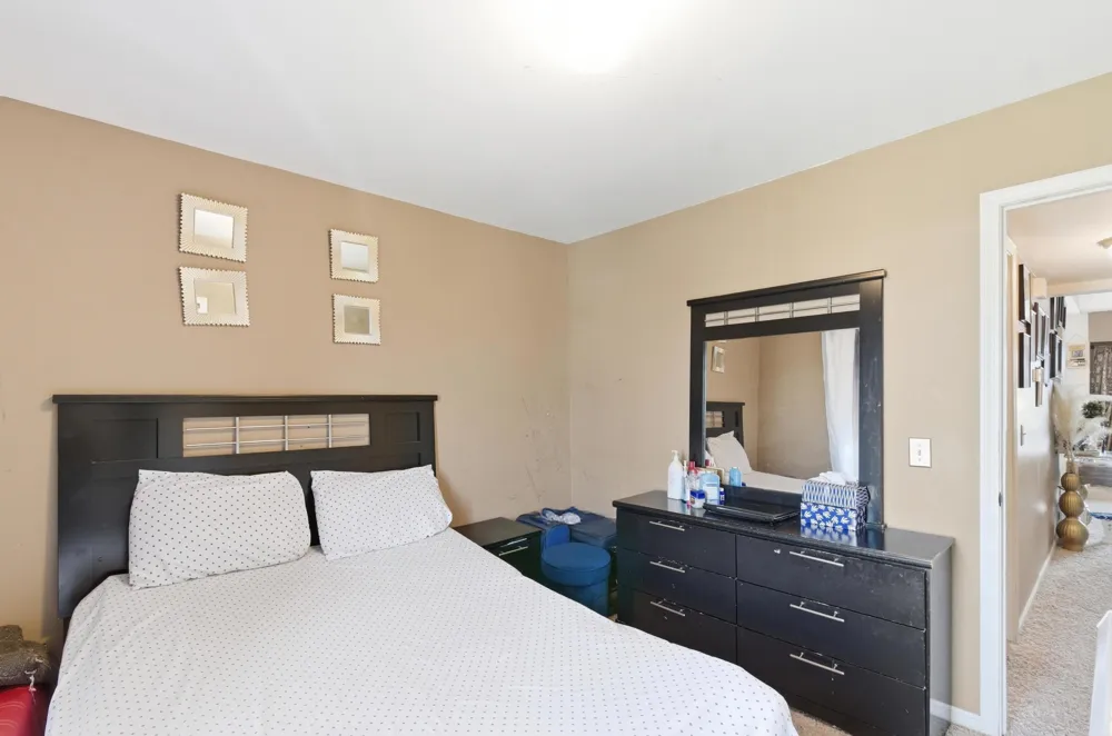 30813 Hidden Pines Lane Roseville City, MI 48066