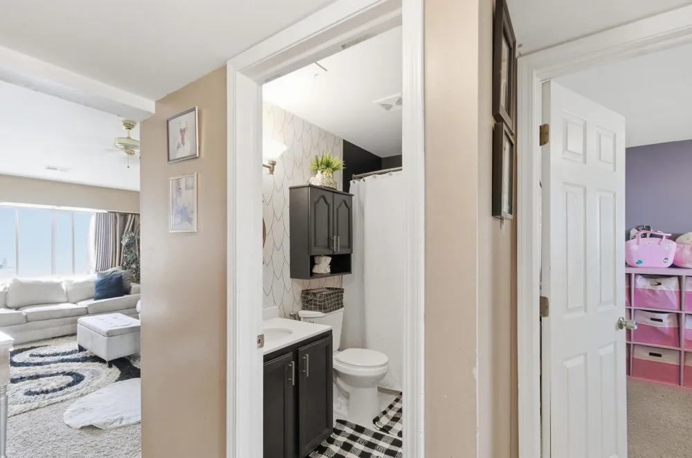 30813 Hidden Pines Lane Roseville City, MI 48066