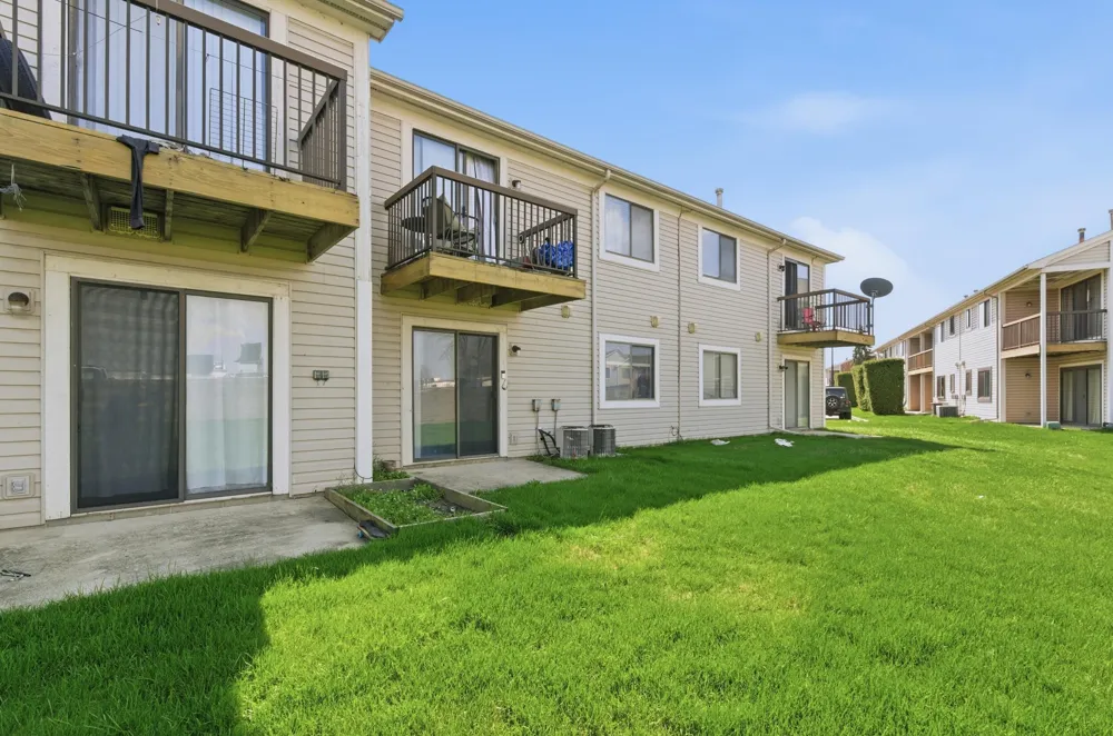 30813 Hidden Pines Lane Roseville City, MI 48066