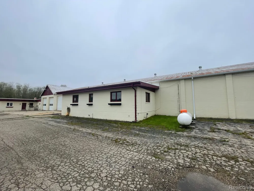 8261 Fenton Road Grand Blanc Charter Township, MI 48439