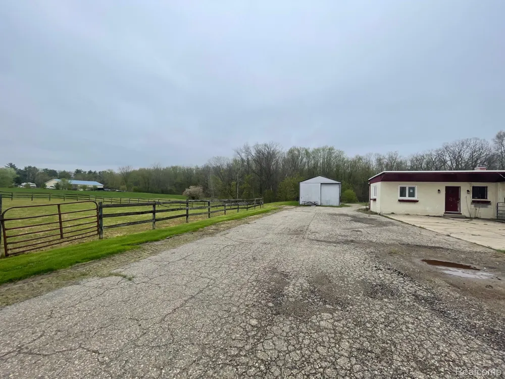 8261 Fenton Road Grand Blanc Charter Township, MI 48439