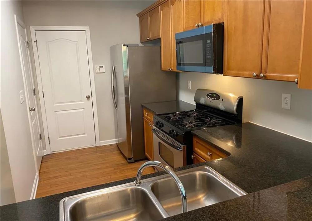 1664 OAKBROOK LAKE DRIVE Norcross, GA 30093