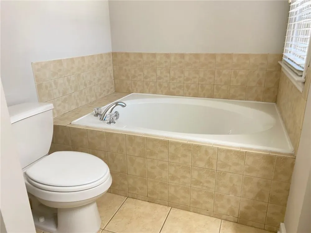 1664 OAKBROOK LAKE DRIVE Norcross, GA 30093