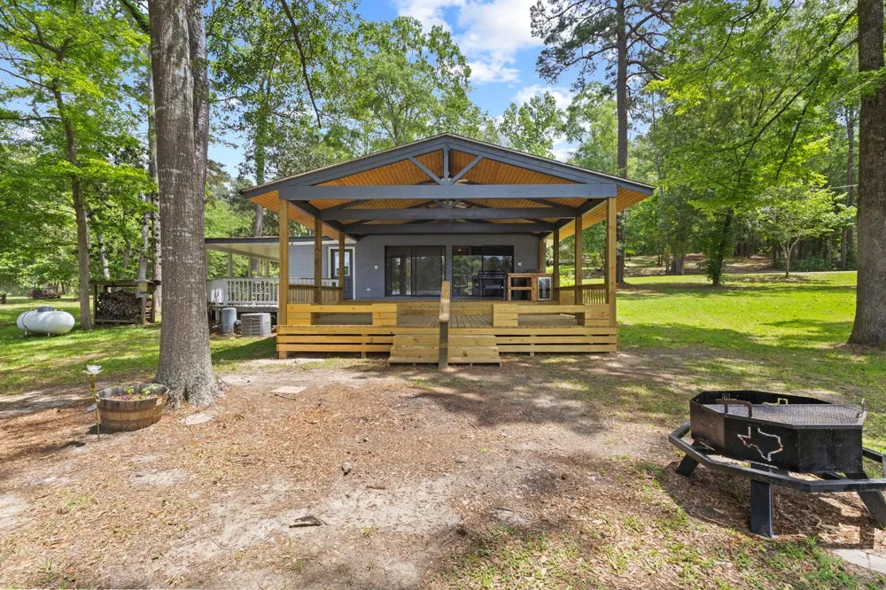439 Sherwood Forest Drive Woodville, TX 75979