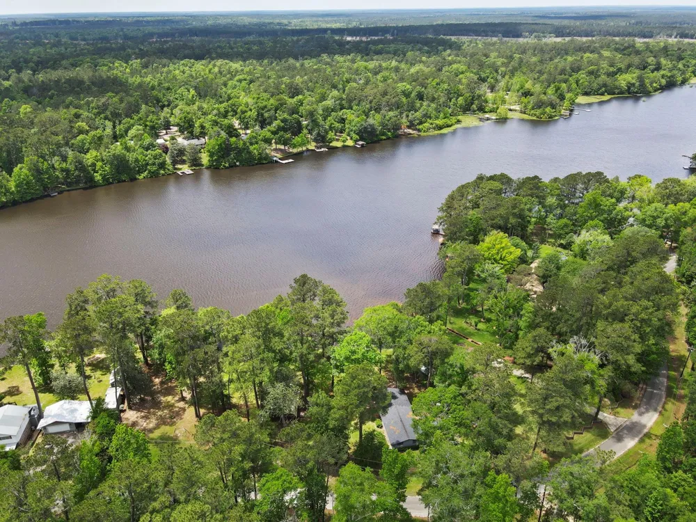 439 Sherwood Forest Drive Woodville, TX 75979